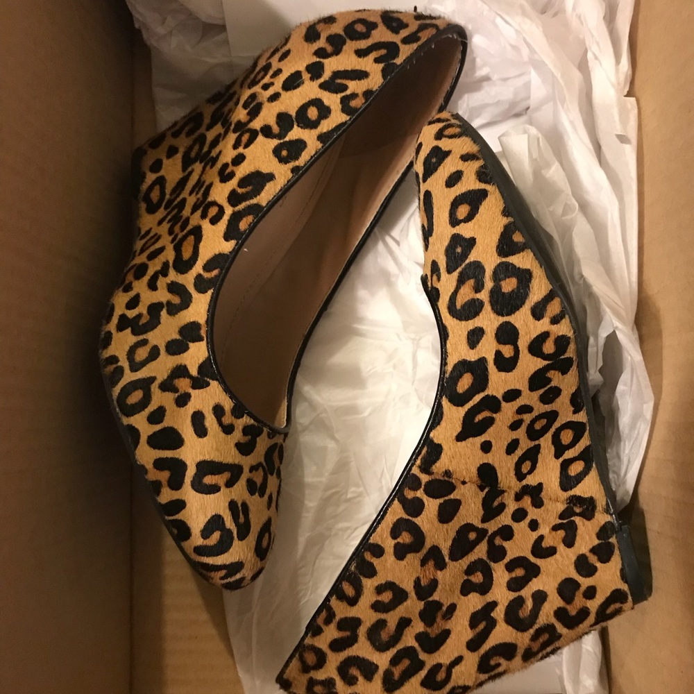 Banana Republic wedge shoe